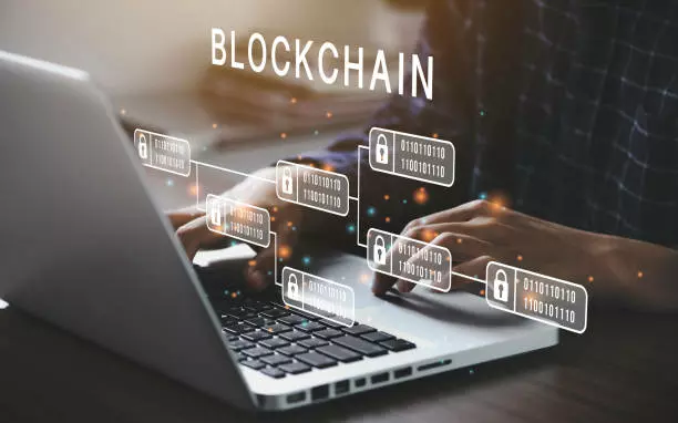 Bild von PC mit Blockchain- Technologie.